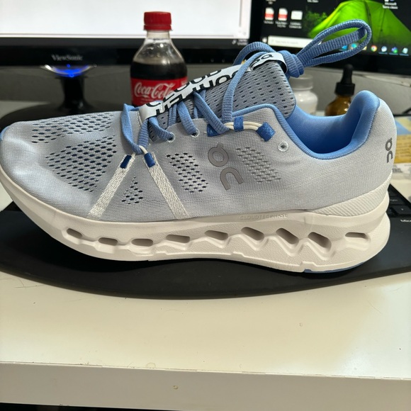 On Running Cloud Surfer. Blue. Size 6.5 - Picture 8 of 10